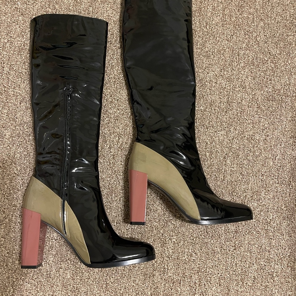 Stylish Black and Tan Women's Boots